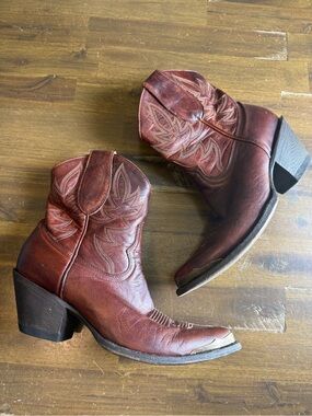 Idyllwind Miranda Lambert Wheels Western Booties Round Toe